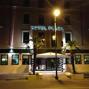 Plaza Szálloda